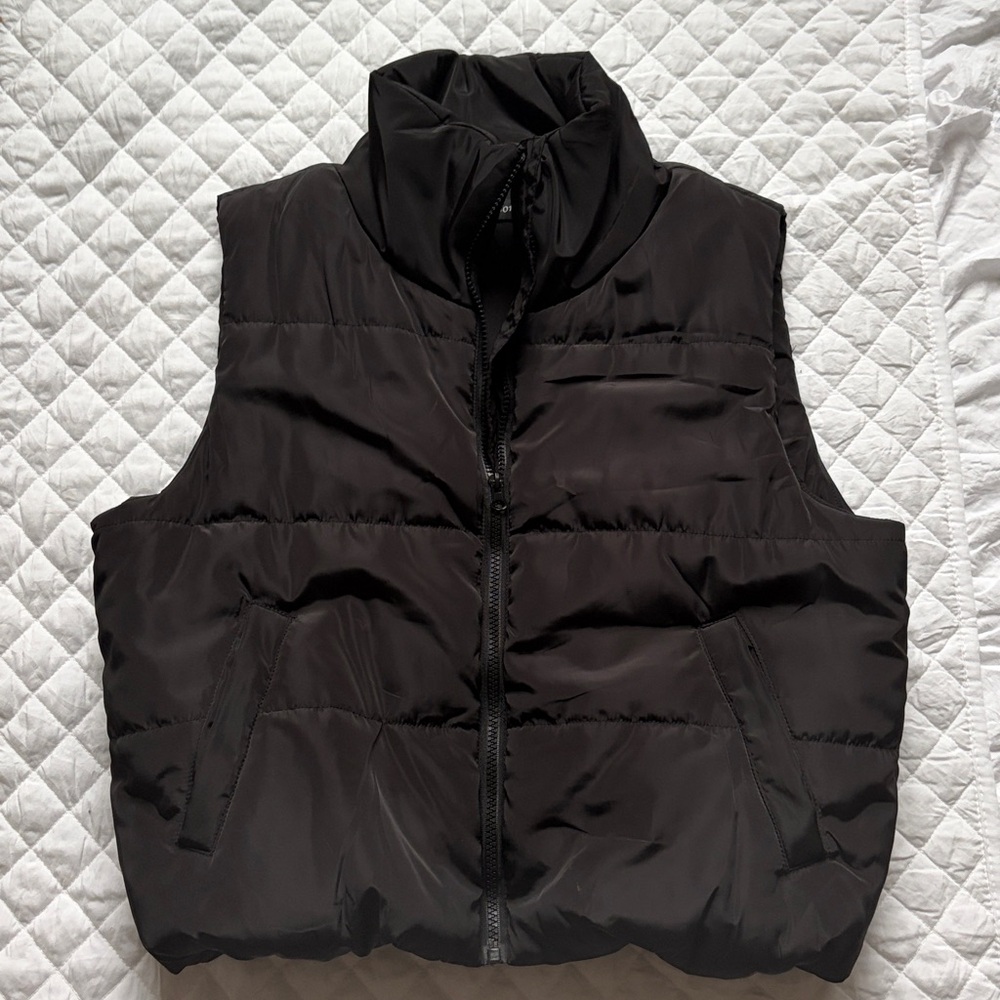 Black Puffer Vest (M)